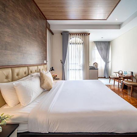 แอลซีเอส โฮเทล แอนด์ อพาร์ตเมนต์ Hotel พนมเปญ ภายนอก รูปภาพ