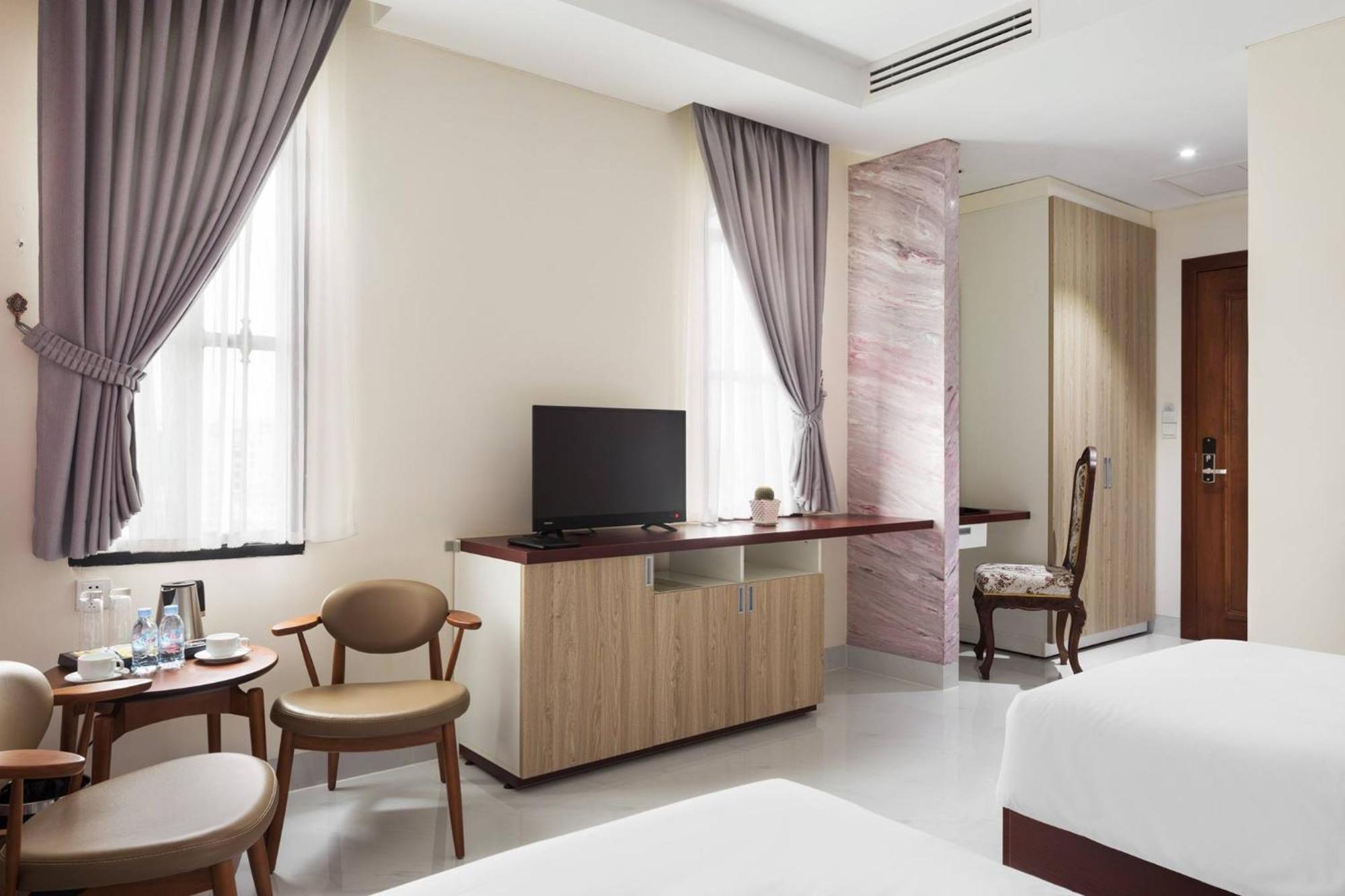 แอลซีเอส โฮเทล แอนด์ อพาร์ตเมนต์ Hotel พนมเปญ ภายนอก รูปภาพ