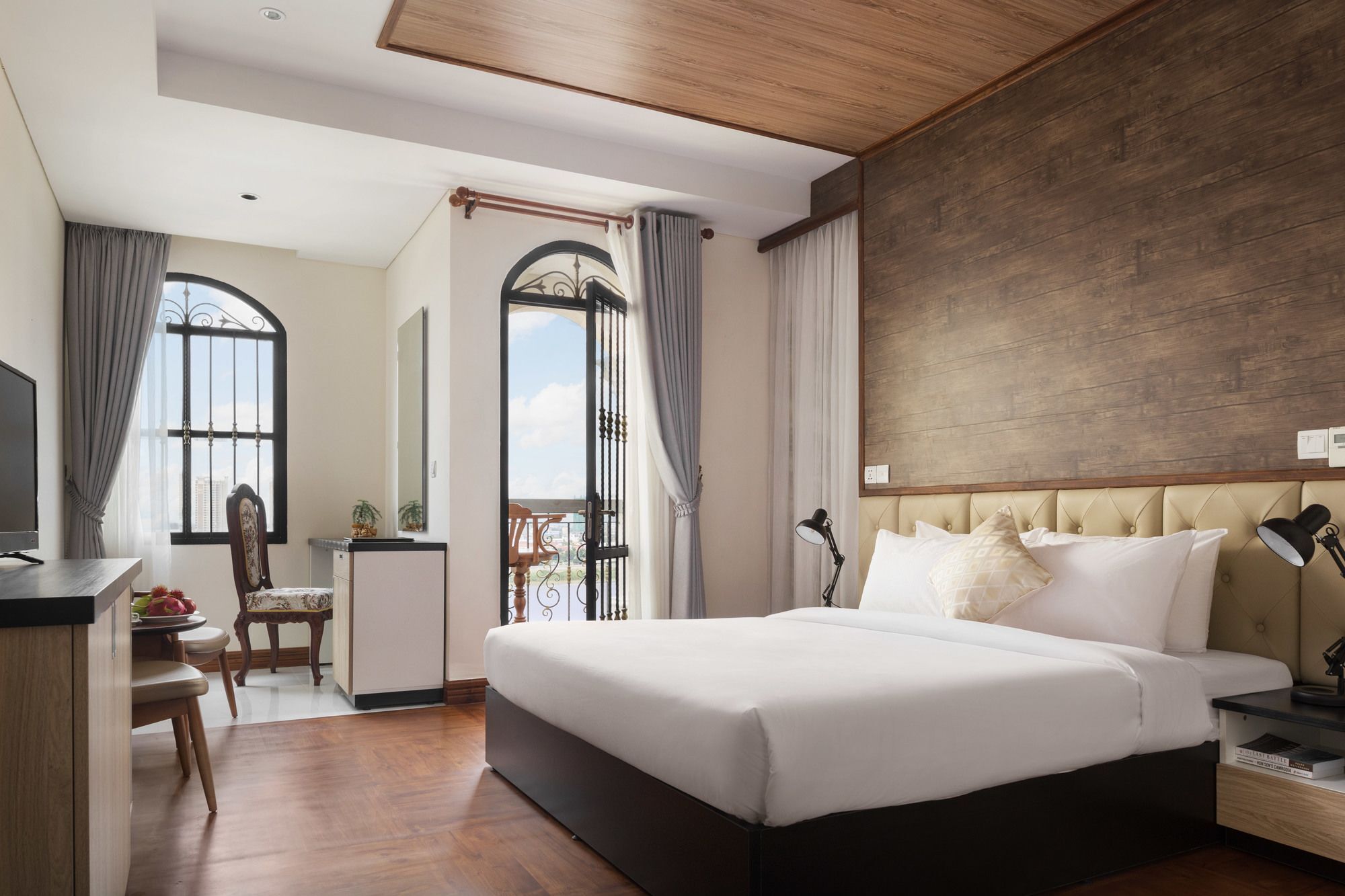 แอลซีเอส โฮเทล แอนด์ อพาร์ตเมนต์ Hotel พนมเปญ ภายนอก รูปภาพ
